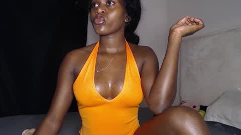 Snapshot of anayah002 chatting on 01-12-26, 02:06 mayah online show from 01-12-26, 02:06