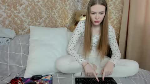 anayalowe online show from 04-22-26, 10:17