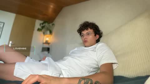 Snapshot of anddres_boss chatting on 09-22-25, 08:49 Tell Me ANDRESS ----- online show from 09-22-25, 08:49