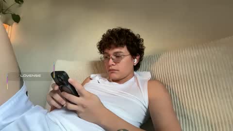 Snapshot of anddres_boss chatting on 09-27-25, 09:25 Tell Me ANDRESS ----- online show from 09-27-25, 09:25