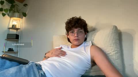 Snapshot of anddres_boss chatting on 09-29-25, 02:44 Tell Me ANDRESS ----- online show from 09-29-25, 02:44