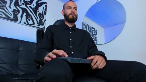 Snapshot of anders_x chatting on 01-11-25, 07:05 Andrs - online show from 01-11-25, 07:05