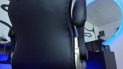 Snapshot of anders_x chatting on 09-20-25, 10:55 Andrs - online show from 09-20-25, 10:55