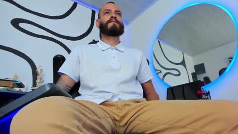 Snapshot of anders_x chatting on 10-05-25, 12:09 Andrs - online show from 10-05-25, 12:09