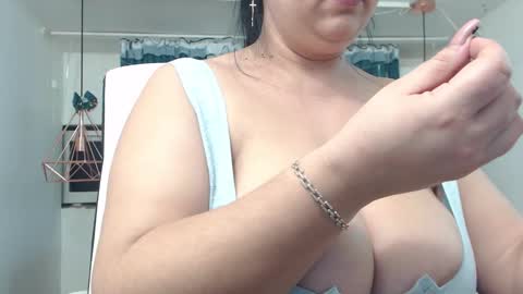 Snapshot of andrahart_ chatting on 02-13-25, 08:03 AndraHart online show from 02-13-25, 08:03