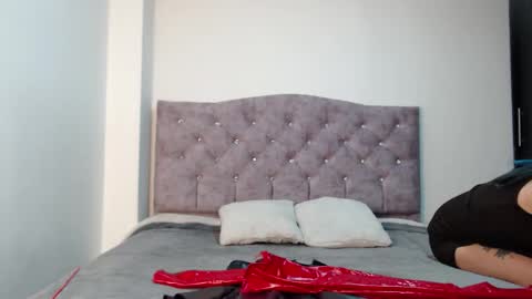 Snapshot of andrasla chatting on 09-13-25, 08:08 Andras online show from 09-13-25, 08:08