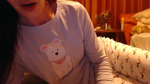 Snapshot of andrasweetie chatting on 05-16-26, 07:56 Andra online show from 05-16-26, 07:56