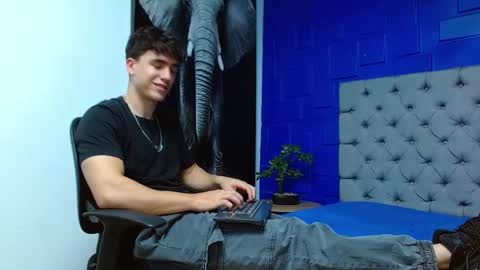 Andre Parker online show from 02-21-25, 04:40