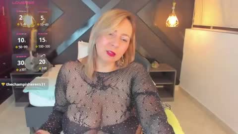 Snapshot of andre_soto_ chatting on 06-05-26, 02:07 A N D R E online show from 06-05-26, 02:07