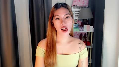 andrea06121998 online show from 04-29-26, 05:30