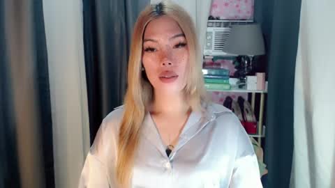 andrea06121998 online show from 07-05-26, 02:02
