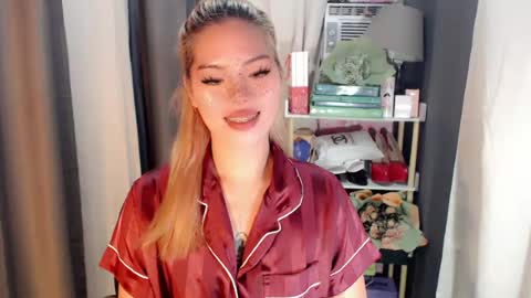 andrea06121998 online show from 08-03-26, 09:04