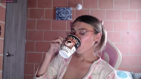 Snapshot of andrea_camila chatting on 12-20-25, 12:56 Andrea online show from 12-20-25, 12:56