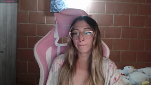 Snapshot of andrea_camila chatting on 01-16-26, 12:14 Andrea online show from 01-16-26, 12:14