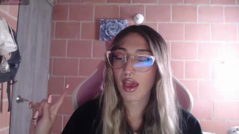 Snapshot of andrea_camila chatting on 02-03-26, 02:22 Andrea online show from 02-03-26, 02:22