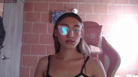 Snapshot of andrea_camila chatting on 02-10-26, 05:39 Andrea online show from 02-10-26, 05:39