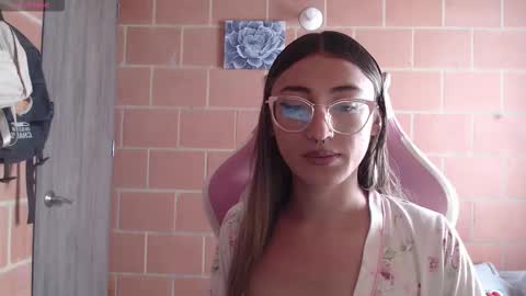 Snapshot of andrea_camila chatting on 02-12-26, 02:01 Andrea online show from 02-12-26, 02:01