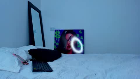 Snapshot of andrea_cherryy_ chatting on 10-29-25, 01:46 Andrea Cherry online show from 10-29-25, 01:46