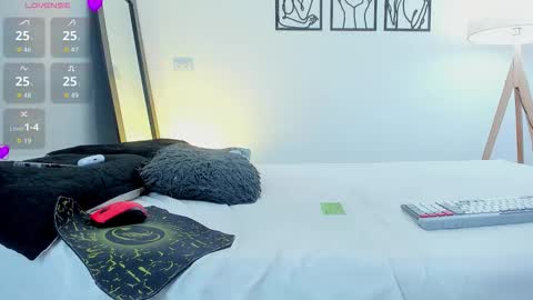 Snapshot of andrea_cherryy_ chatting on 02-25-26, 11:53 Andrea Cherry online show from 02-25-26, 11:53