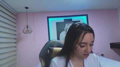 Snapshot of andrea_ramoss_ chatting on 02-25-25, 02:36 Andrea Ramos online show from 02-25-25, 02:36