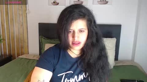 Snapshot of andrea_secret_ chatting on 11-19-25, 01:11 ANDREA online show from 11-19-25, 01:11