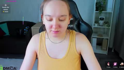 Andrea hereGMT7Mon Tue Wen ThFri Sat Su 0300am-0900am. online show from 03-25-26, 01:00