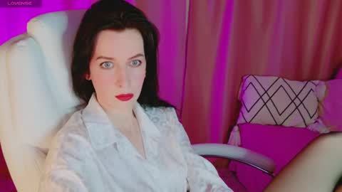 Snapshot of andreaashton chatting on 02-17-25, 05:32 Andrea Ashton online show from 02-17-25, 05:32