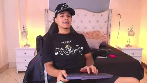Andreao online show from 08-04-26, 04:09