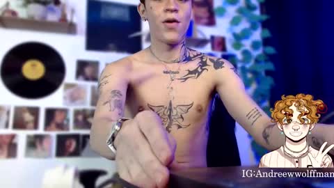 Snapshot of andreewwolffman chatting on 01-14-25, 01:04 Andrew online show from 01-14-25, 01:04