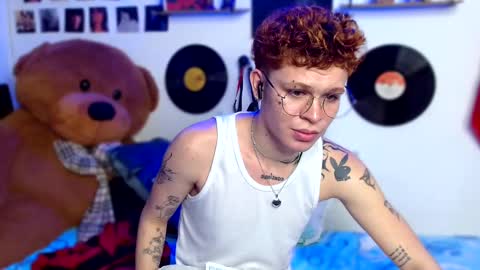 Snapshot of andreewwolffman chatting on 03-05-25, 08:00 Andrew online show from 03-05-25, 08:00