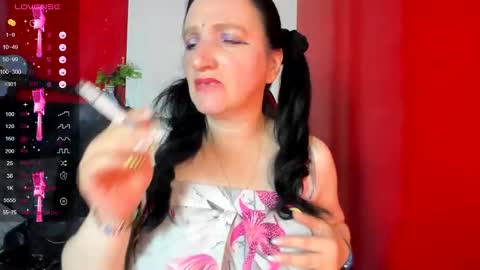 Snapshot of andrefoxx_ chatting on 10-11-25, 04:01 andre online show from 10-11-25, 04:01