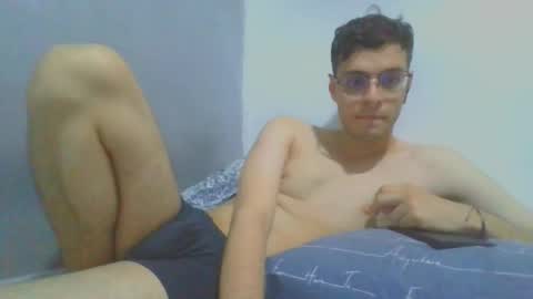 Snapshot of andres129494 chatting on 11-26-25, 02:23 andres129494 online show from 11-26-25, 02:23