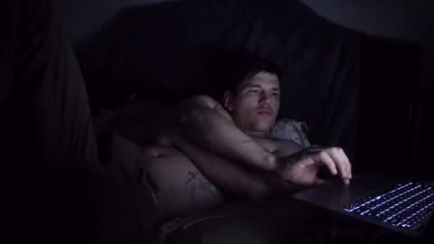 andres817542 online show from 01-10-25, 06:31