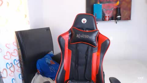 Snapshot of andres_white chatting on 11-05-25, 09:48 Andres white online show from 11-05-25, 09:48