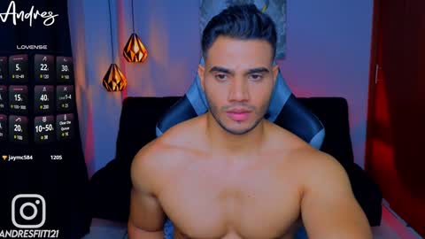 Snapshot of andresfiit chatting on 12-21-24, 01:42 Andres online show from 12-21-24, 01:42