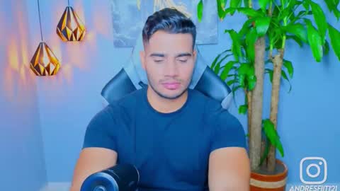 Snapshot of andresfiit chatting on 09-26-25, 01:09 Andres online show from 09-26-25, 01:09