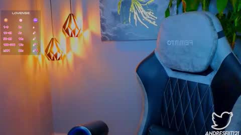 Snapshot of andresfiit chatting on 10-07-25, 01:36 Andres online show from 10-07-25, 01:36