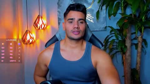 Snapshot of andresfiit chatting on 10-14-25, 03:40 Andres online show from 10-14-25, 03:40