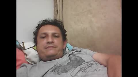 andresfloga online show from 10-10-25, 04:11