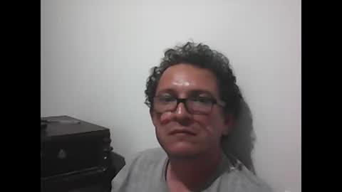 andresfloga online show from 10-18-25, 04:59