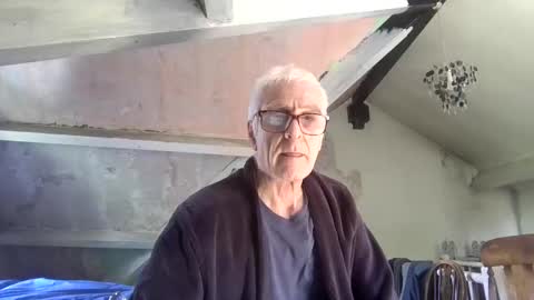 Snapshot of andrew160258 chatting on 06-08-26, 11:10 Andrew online show from 06-08-26, 11:10