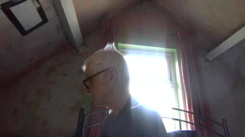 Snapshot of andrew160258 chatting on 07-08-26, 10:42 Andrew online show from 07-08-26, 10:42