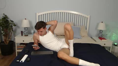 Snapshot of andrew2305 chatting on 10-03-25, 08:55 Justin Andrew online show from 10-03-25, 08:55