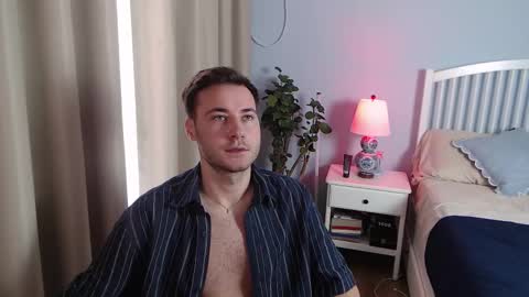 Snapshot of andrew2305 chatting on 10-05-25, 09:40 Justin Andrew online show from 10-05-25, 09:40