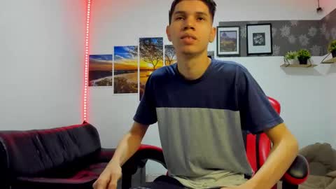 Snapshot of andrew_2811 chatting on 10-05-25, 06:23 andrew_2811 online show from 10-05-25, 06:23