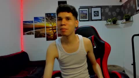 Snapshot of andrew_2811 chatting on 11-08-25, 05:07 andrew_2811 online show from 11-08-25, 05:07