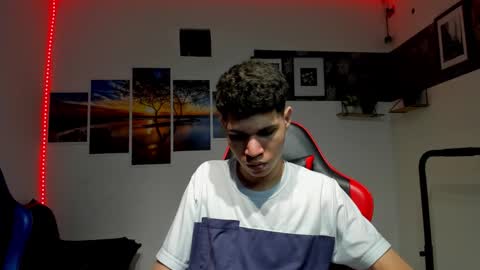 Snapshot of andrew_2811 chatting on 11-12-25, 05:30 andrew_2811 online show from 11-12-25, 05:30