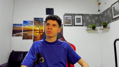 Snapshot of andrew_2811 chatting on 12-14-25, 05:35 andrew_2811 online show from 12-14-25, 05:35