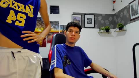 Snapshot of andrew_2811 chatting on 12-15-25, 08:18 andrew_2811 online show from 12-15-25, 08:18