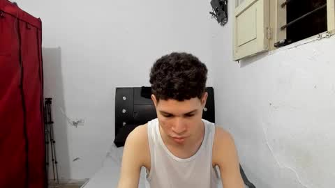 Snapshot of andrew_2811 chatting on 01-11-26, 12:15 andrew_2811 online show from 01-11-26, 12:15